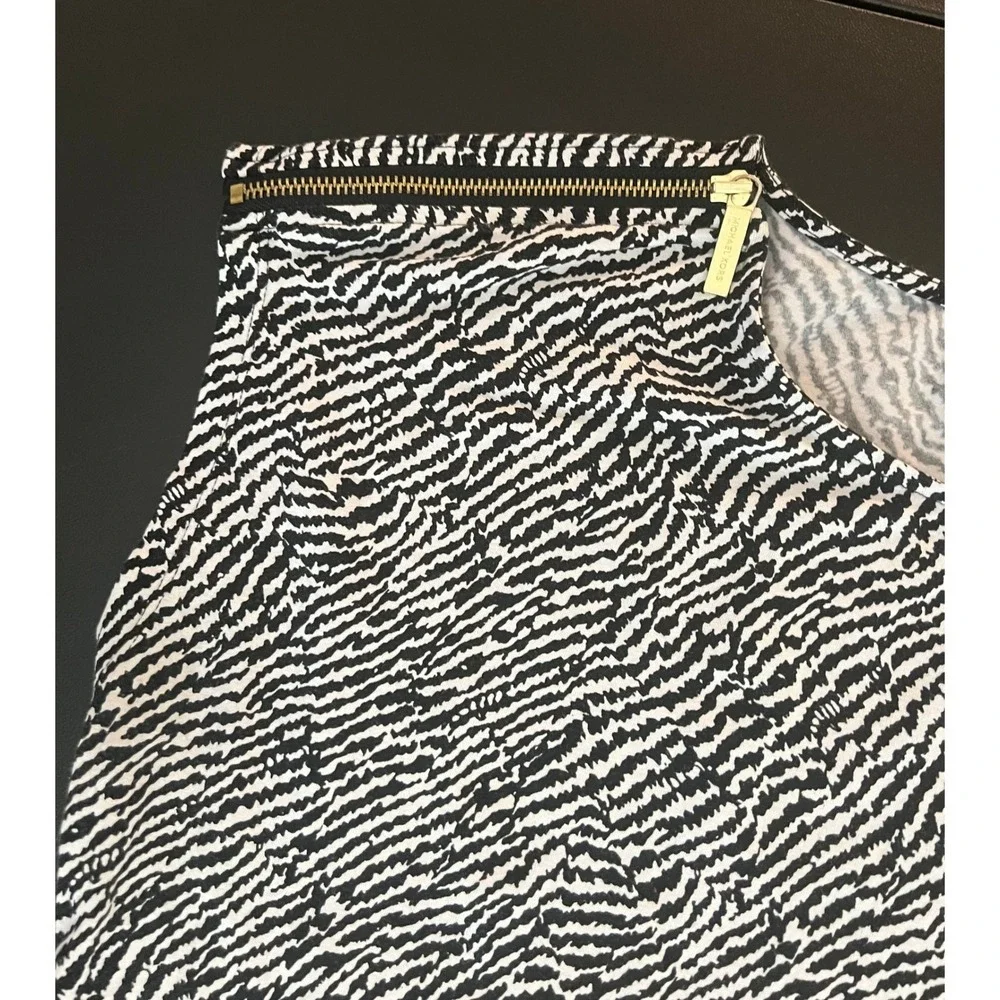 Michael Kors Zebra Print Sleeveless Top Gold Zip Shoulder Studded Logo L (1189)
